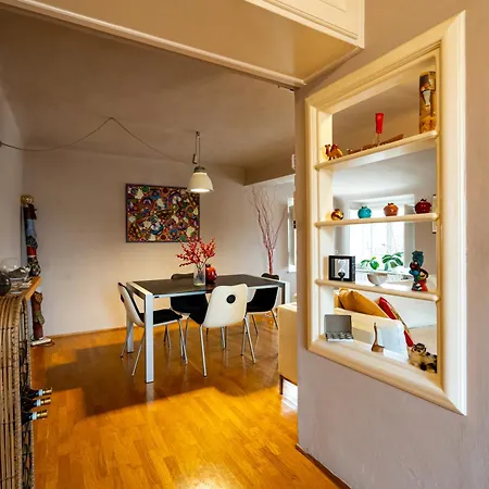 Cozy With A View On The Walls Apartamento
